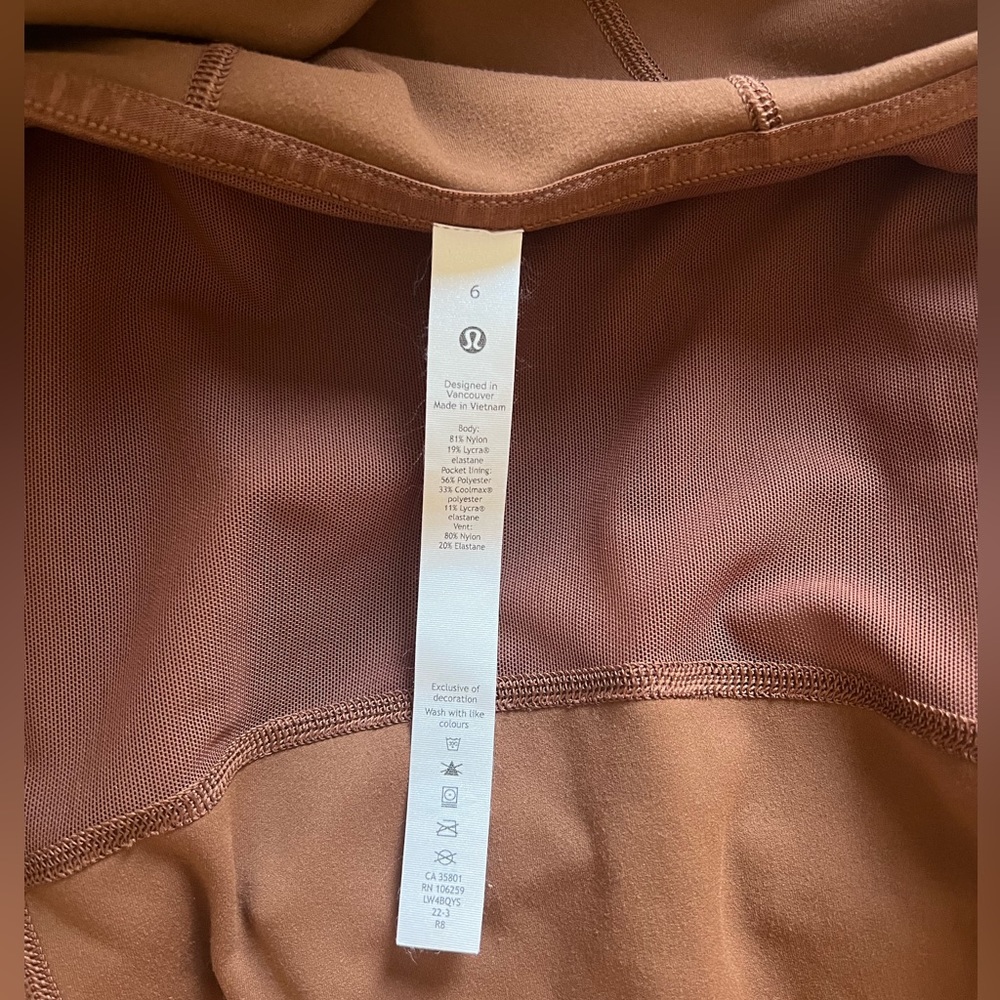 Size 6 Lululemon Define Jacket - Picture 4 of 4